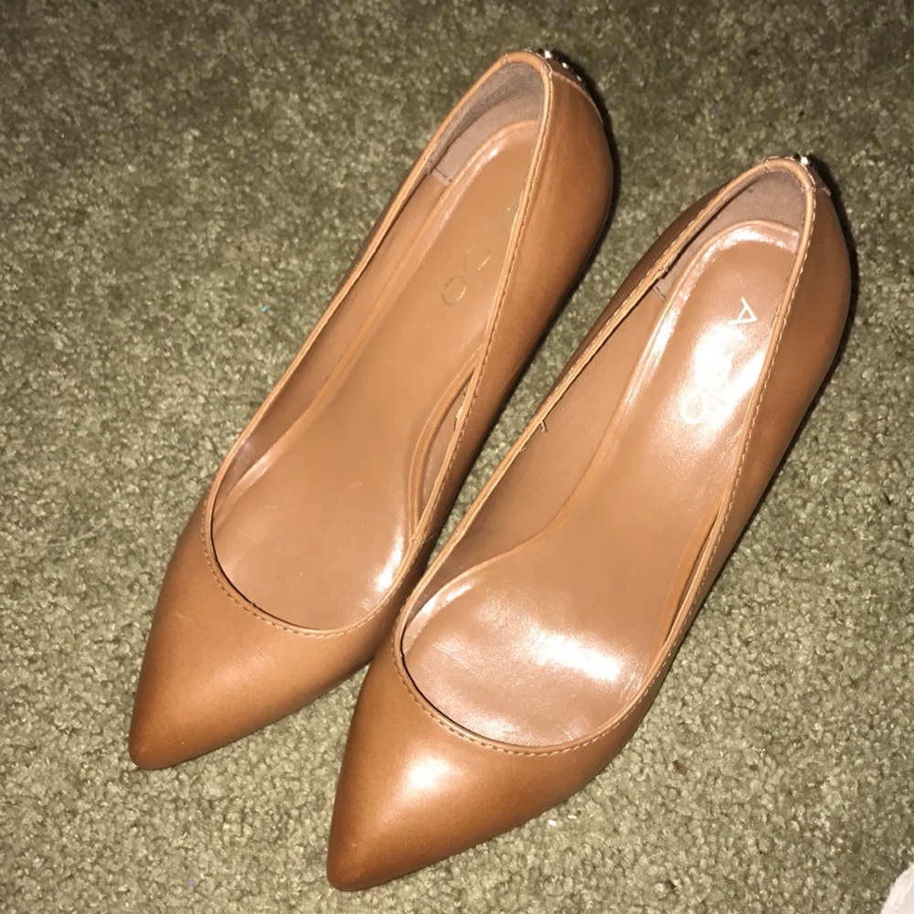 Pointed Toe Heel